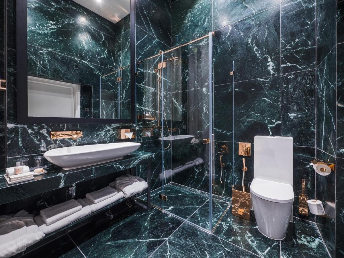 Suite Signature Cour