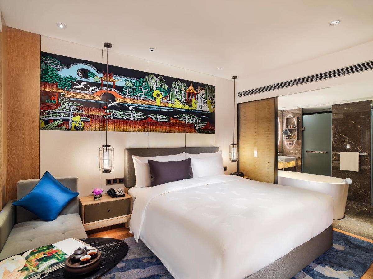 Garden 66 King Bed suite