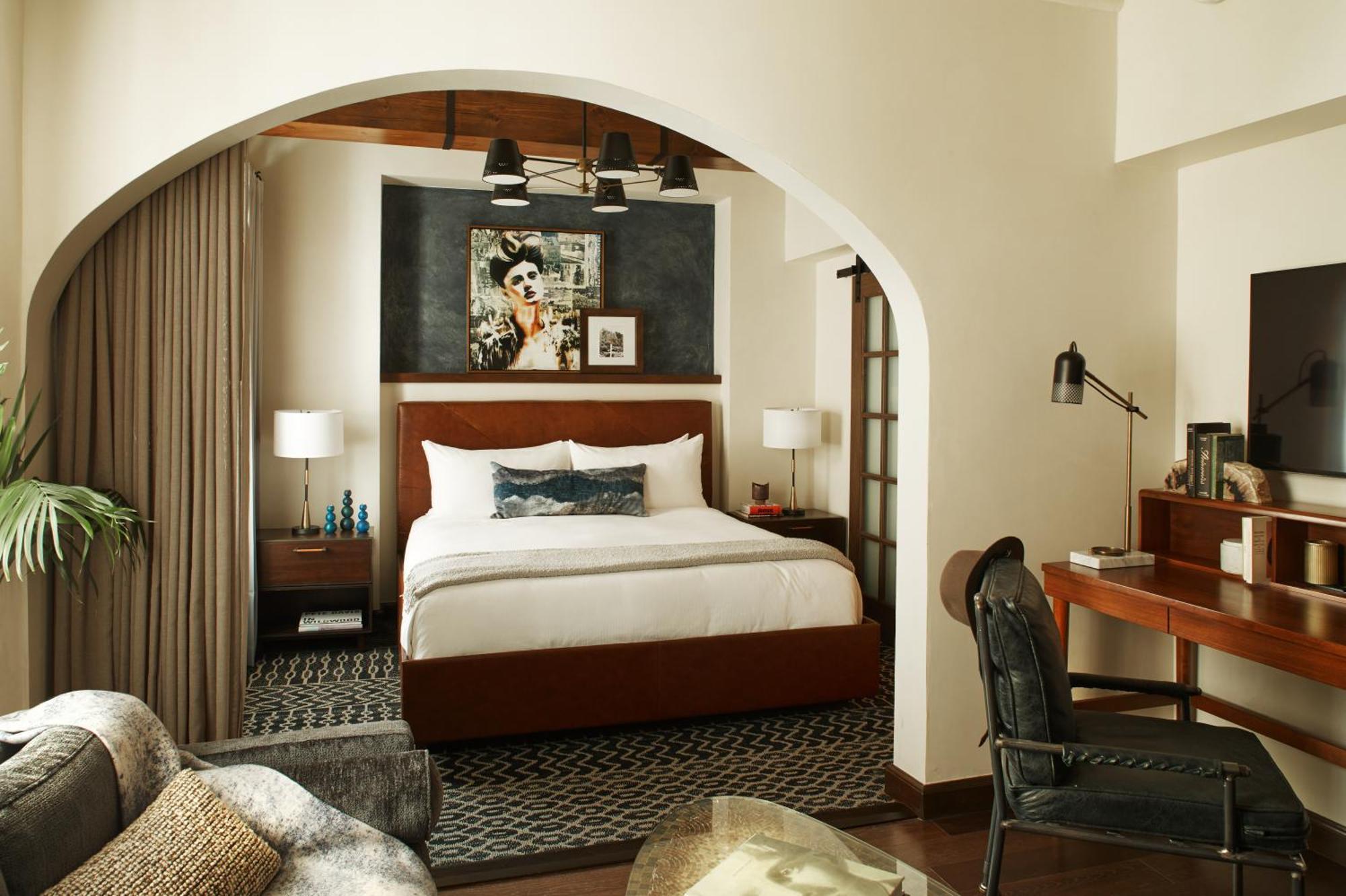 Junior King Suite