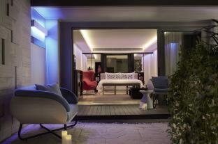 Premium Suite Pool Access