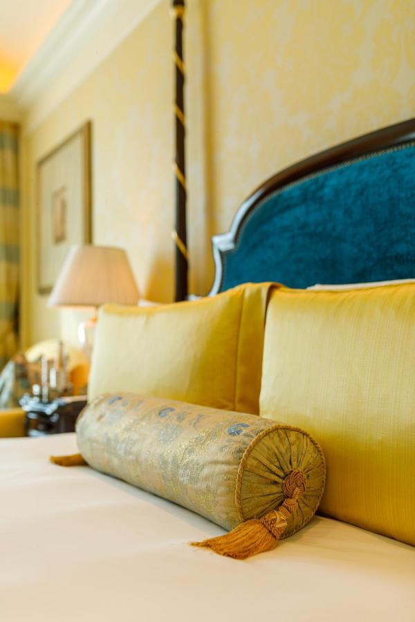 Royal Parlour Suite Airport Transfers & Lounge Access including cocktail hours 2 hours guaranteed early check late check out