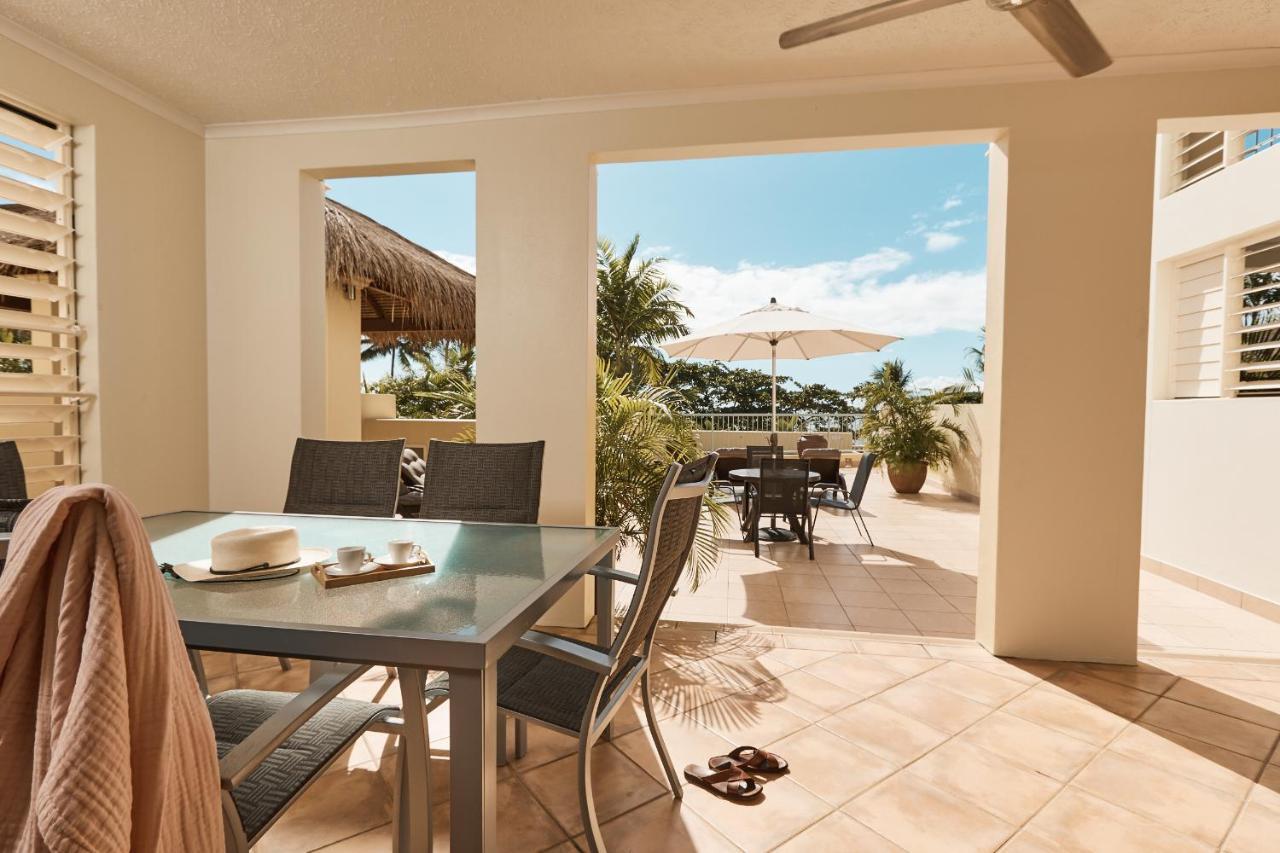 Two-Bedroom Beachfront Apartment Sea Views