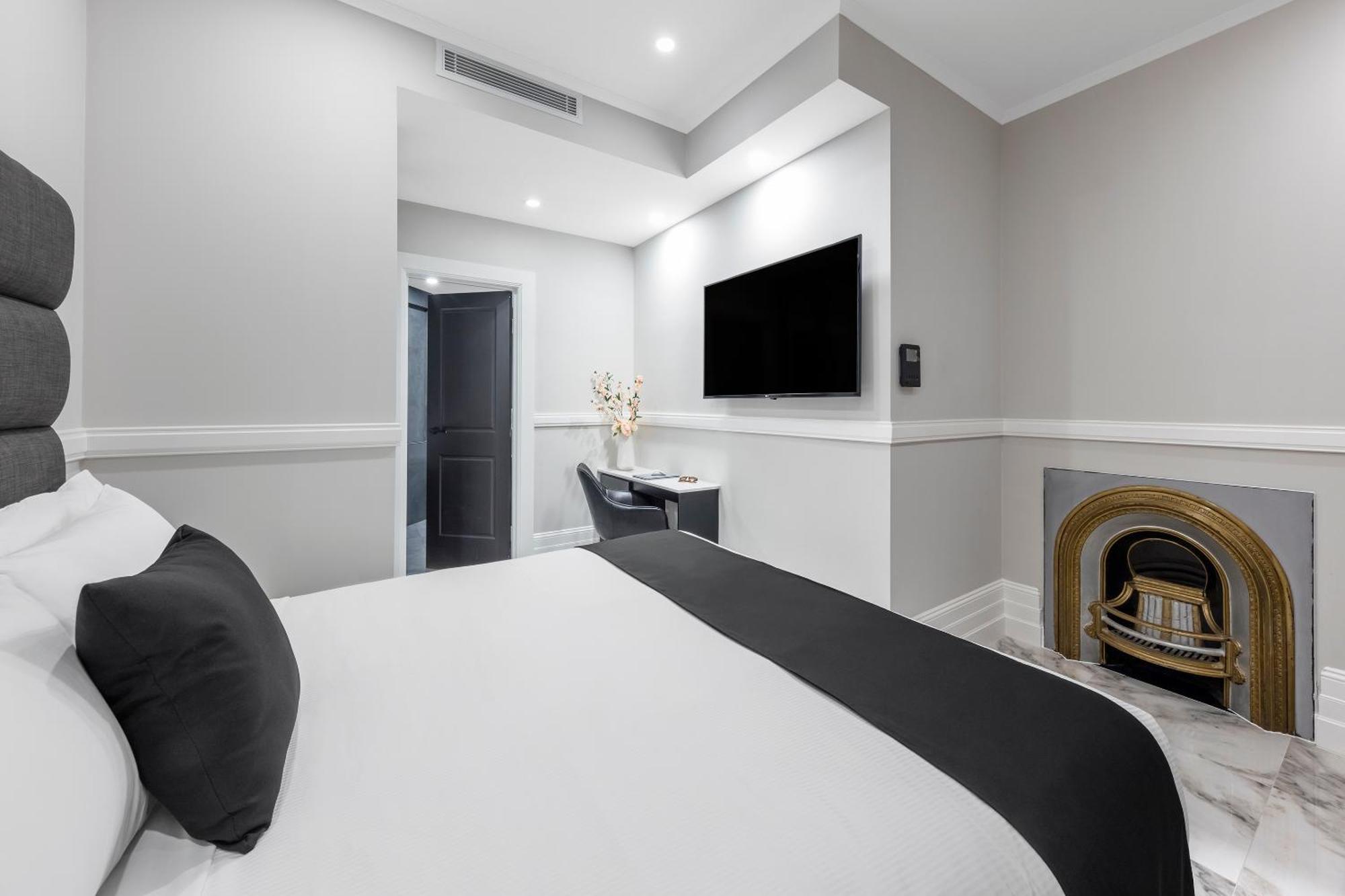 King Deluxe Standard with Spa Bath,1102664028:JPEG