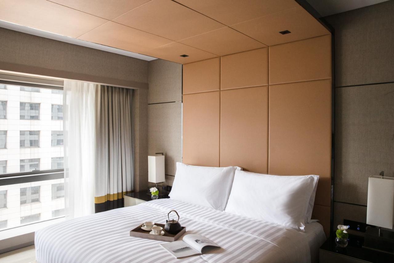 Two Bedroom Deluxe Residence Contemporary