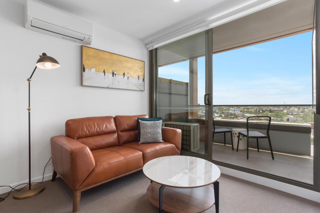 One Bedroom Apartment with Twin Beds and Balcony