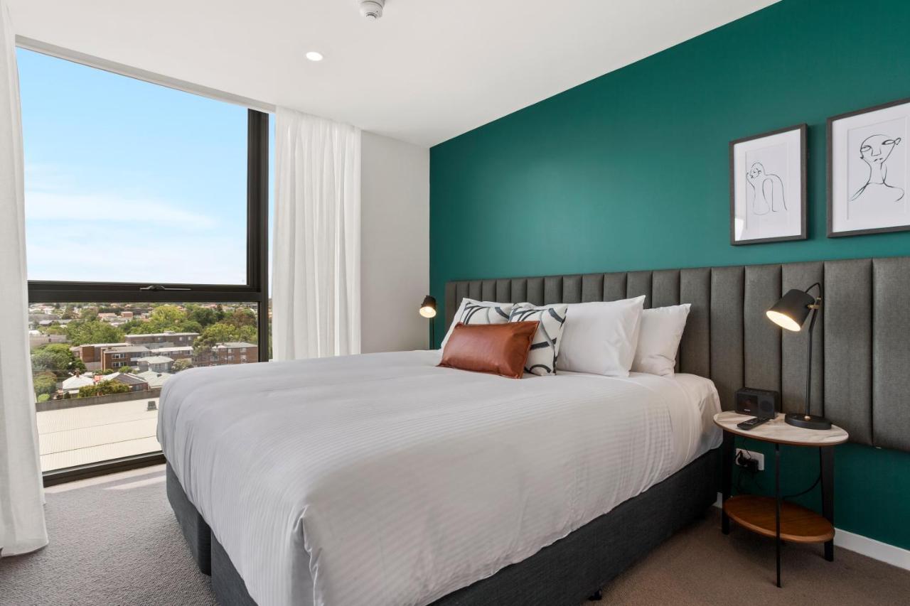 One Bedroom Apartment Twin Beds Balcony
