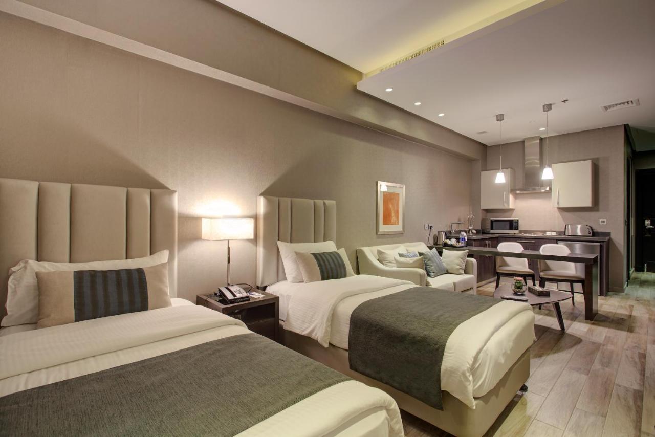 Superior Studio Suite Twin