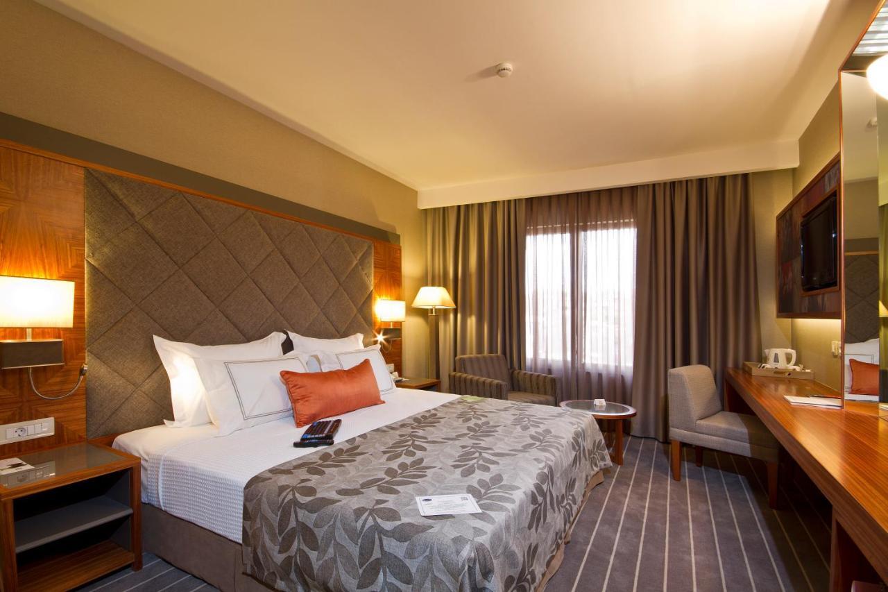 Deluxe Single Room