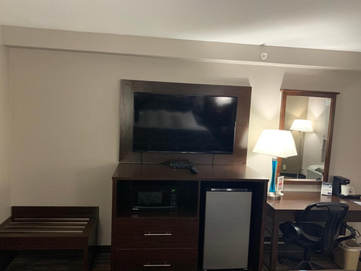 King Room Mobility Access or Non-Smoking