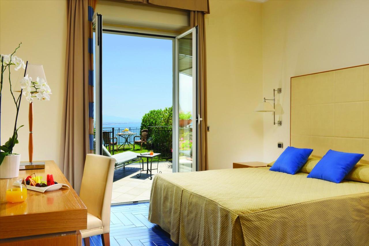 Deluxe Double Room with Sea View and Terrace,965846662:JPEG