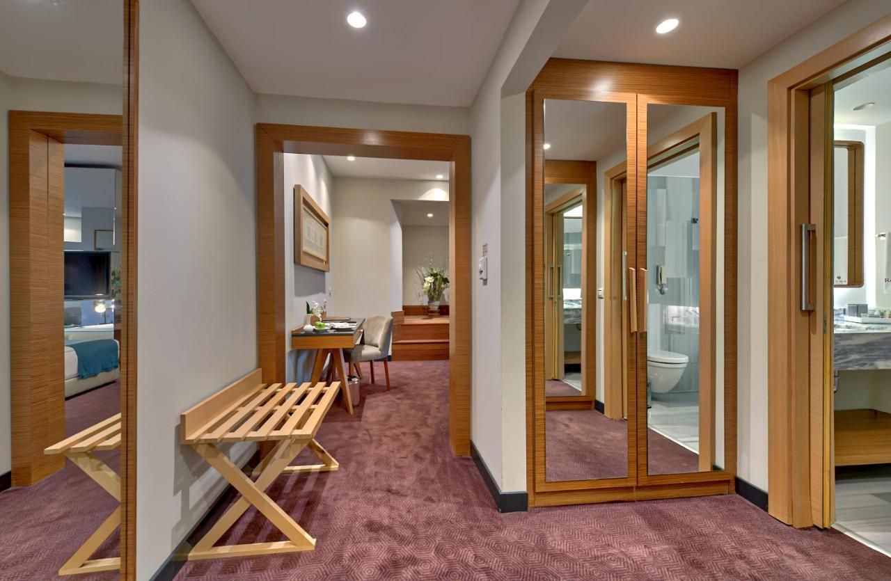 Honeymoon Corner Suite Sea View