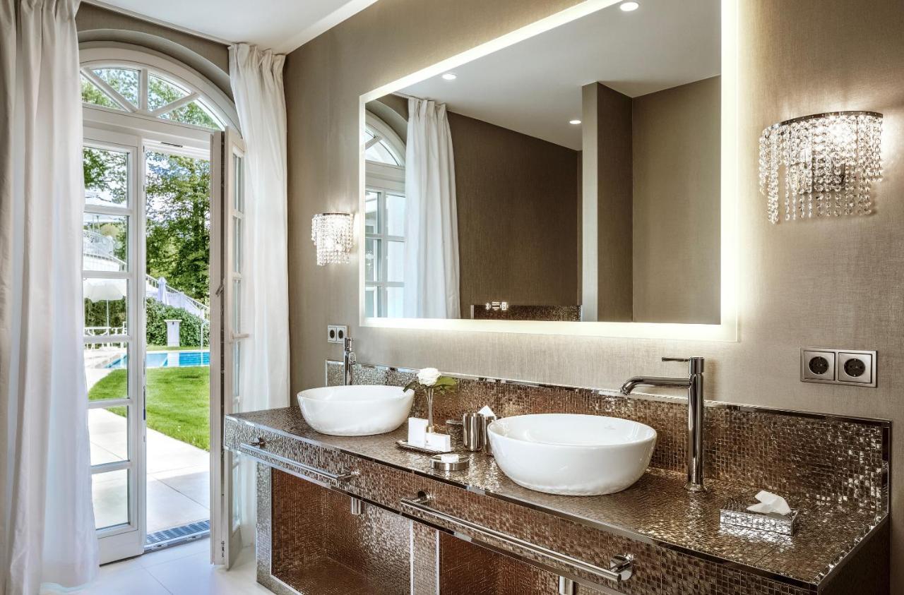 Suite Spa Bath,1376929199:JPEG
