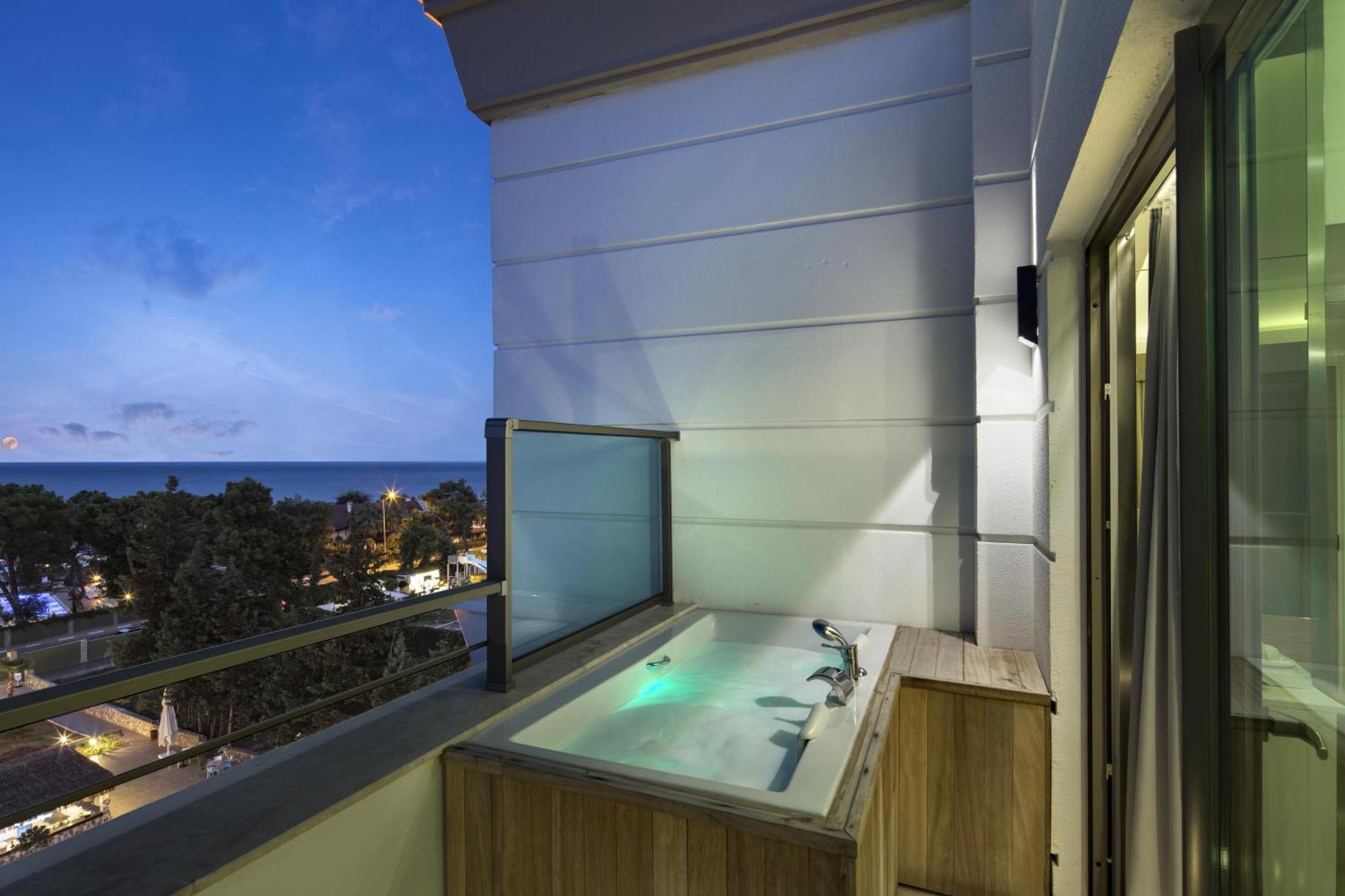 Love Suite