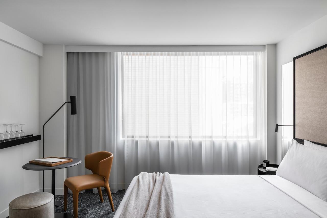 Lancemore King Room – complimentary drinks during hosted hour WiFi
