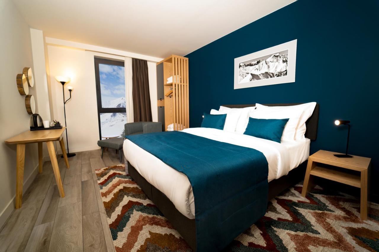 Double Room with Mountain View,988939468:JPEG