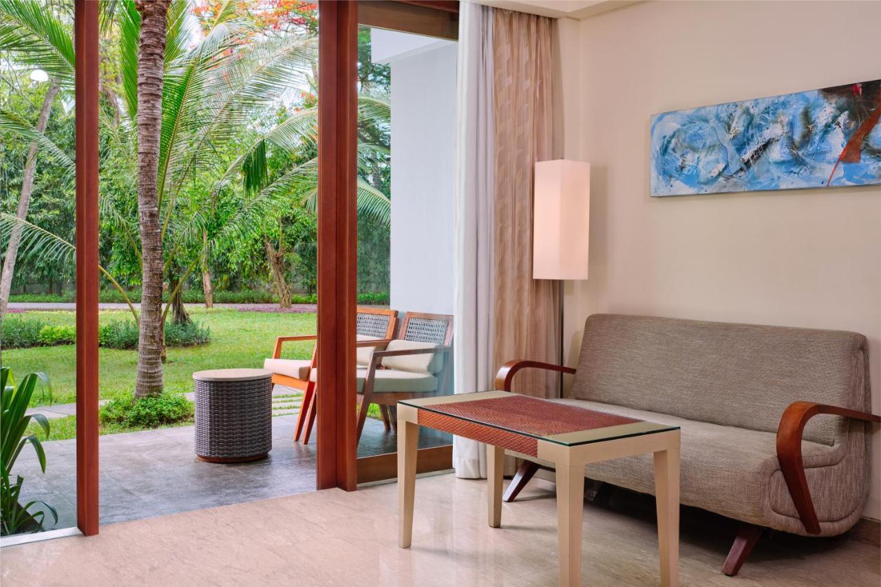 Deluxe King Room with Balcony & Garden View