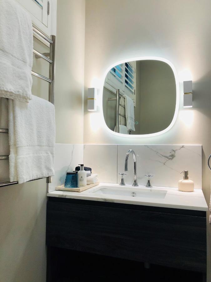 Studio Spa Bath