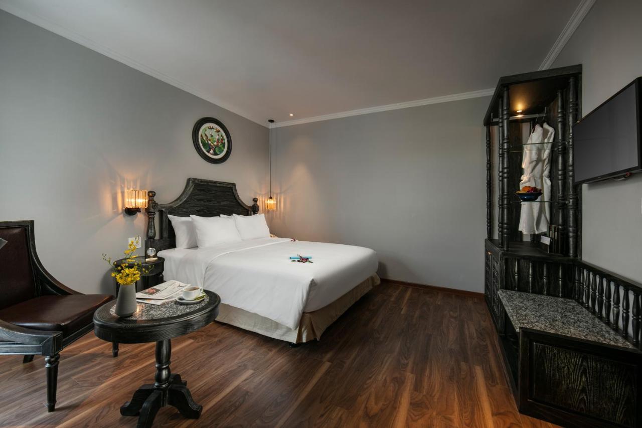 Connecting Room