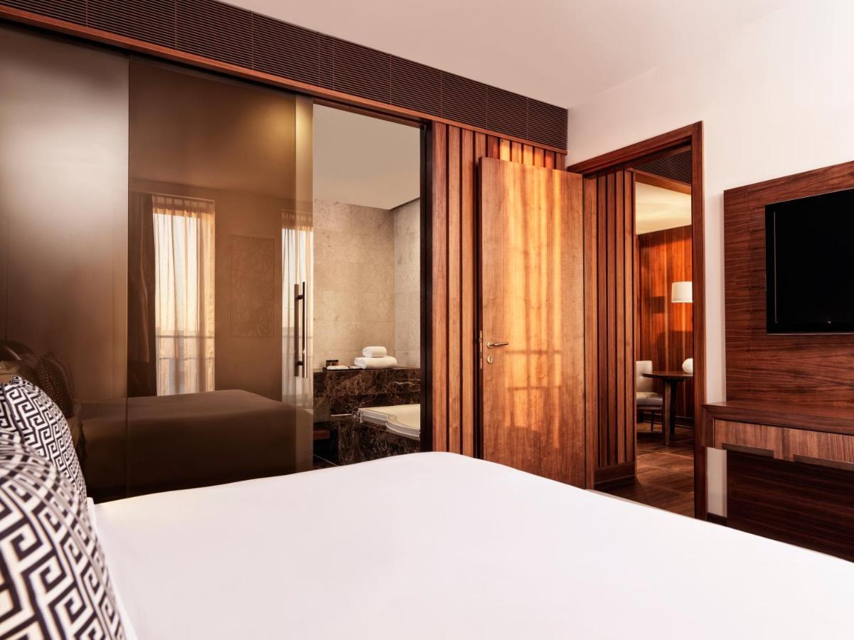 Executive Suite,1163061840:JPEG