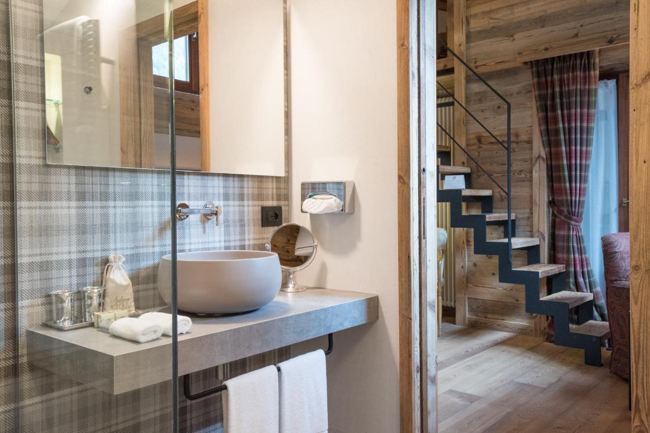 Junior Suite with Balcony,1668055821:JPEG