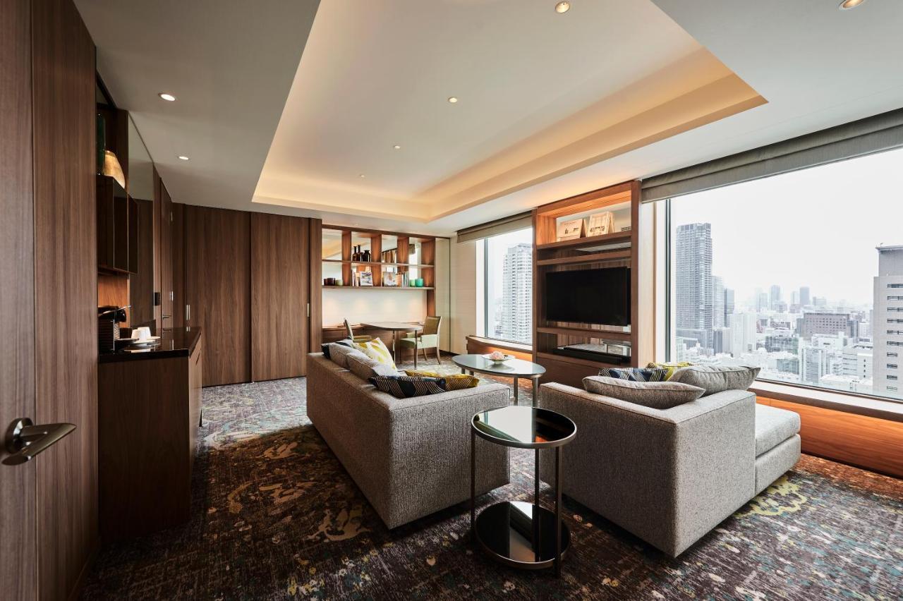 Executive Suite Lounge Access Non-Smoking,990012214:JPEG