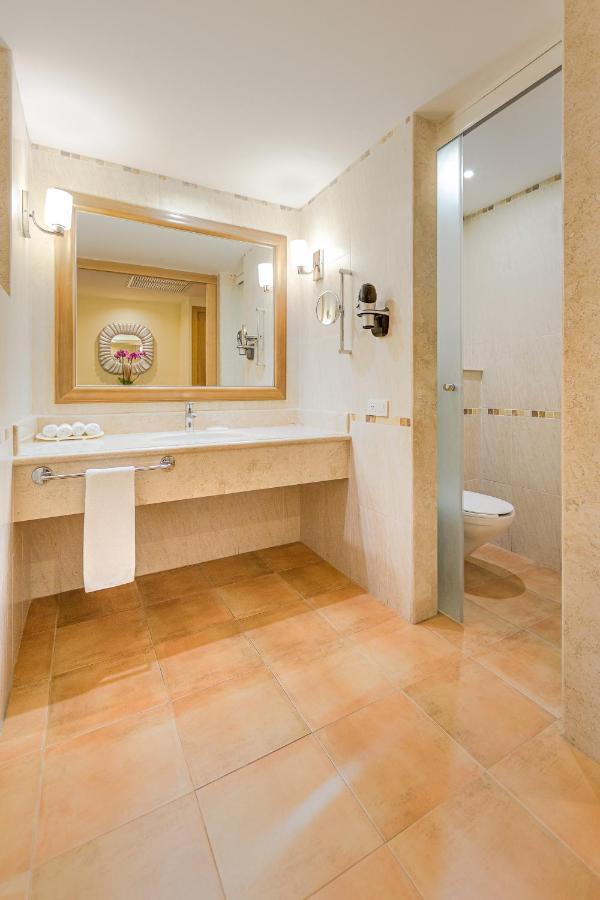 Junior Suite Ocean Front Premium Level