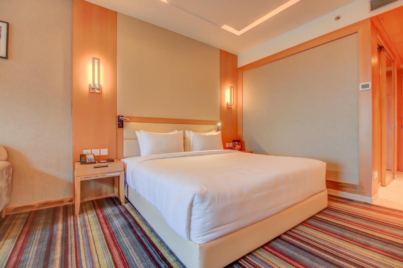 Deluxe Room with Private Balcony