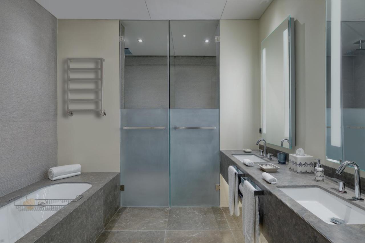 Double Room,991512106:JPEG