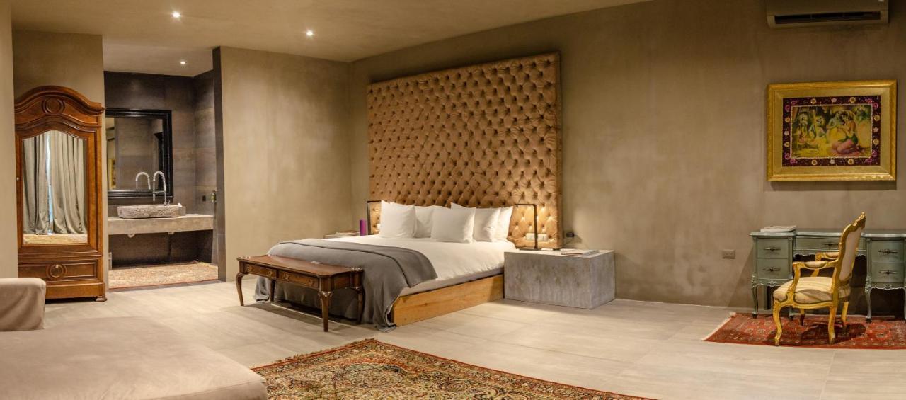 Townhouse Labyrinth Suite