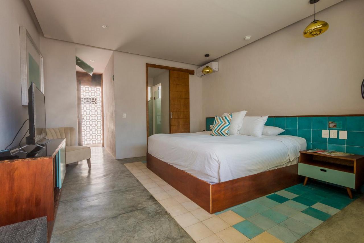 Suite with Balcony and Plunge pool,1643789774:JPEG