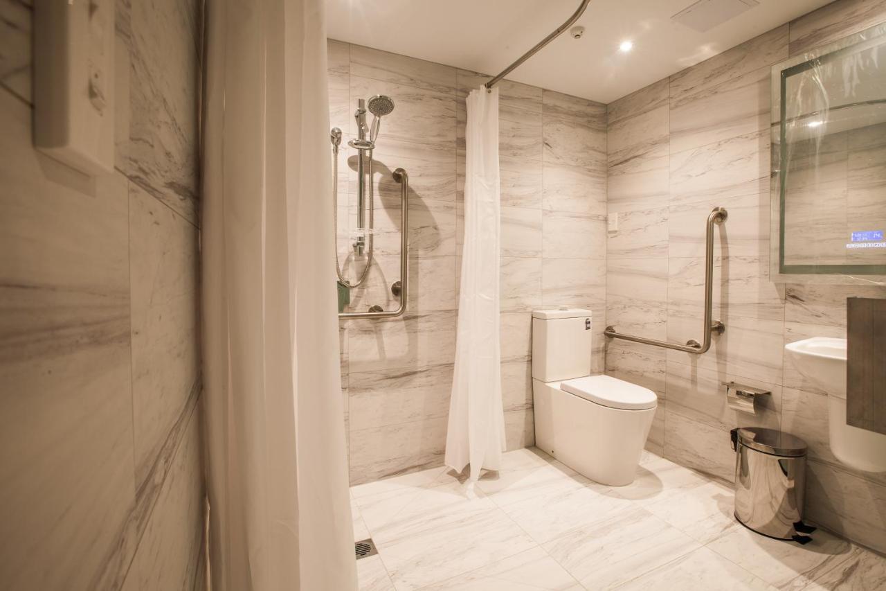 Queen Room Disability Access