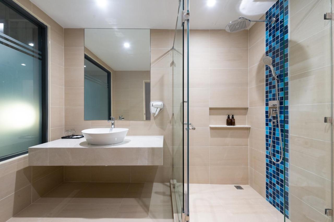 Deluxe Double or Twin Room with Pool View,1066698277:JPEG