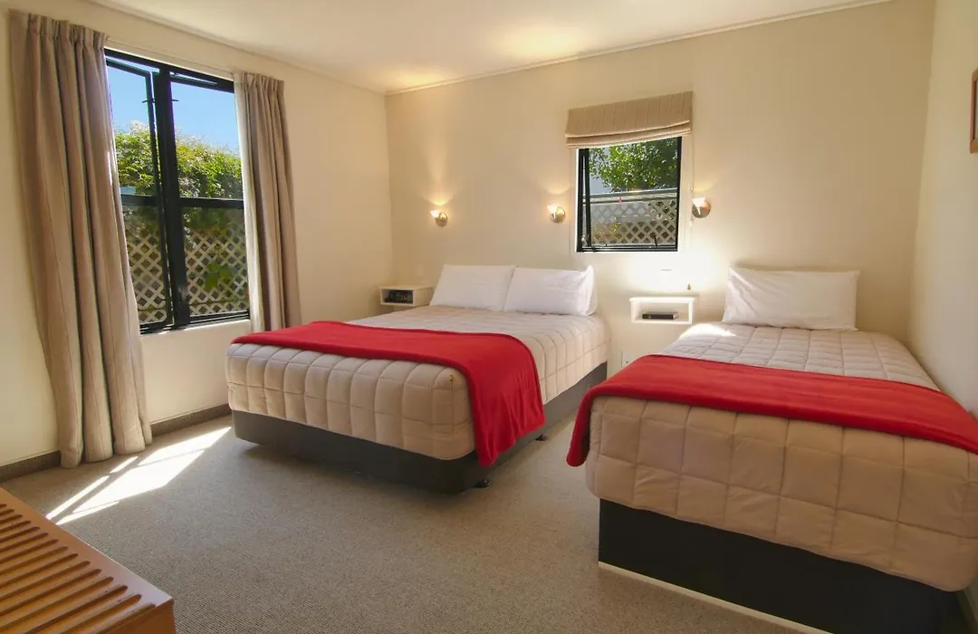 Country Glen Lodge-1