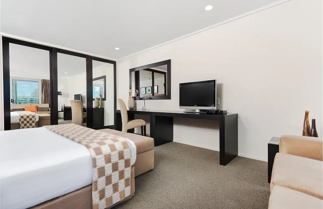 Hotel On Devonport-1