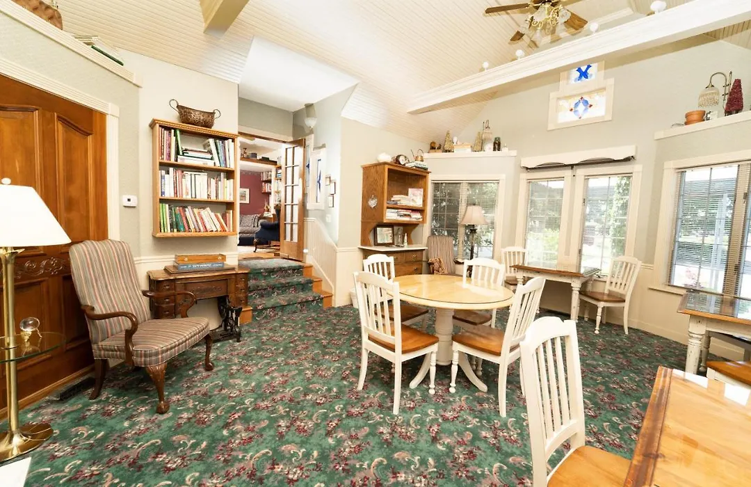 Yelton Manor Bed And Breakfast-1
