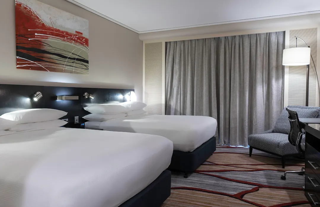 Hilton Cairns-1