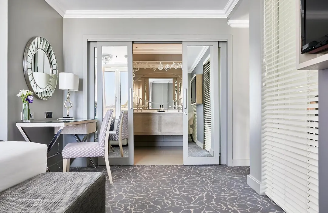 Queen Victoria Hotel by NEWMARK-1