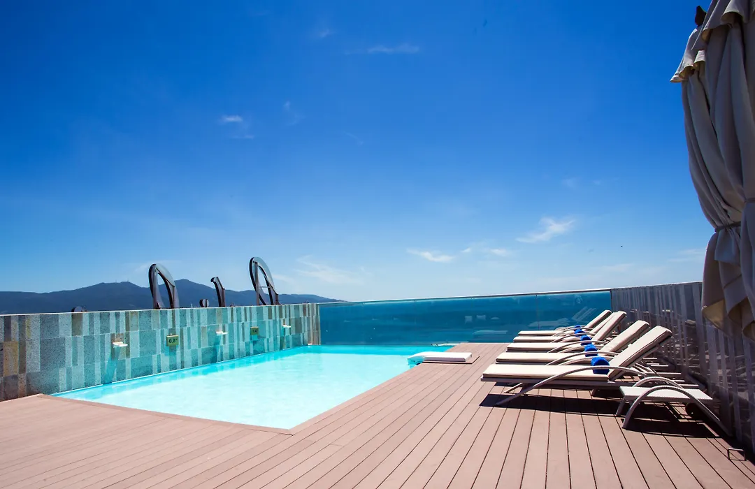 Holiday Beach Hotel Danang-1