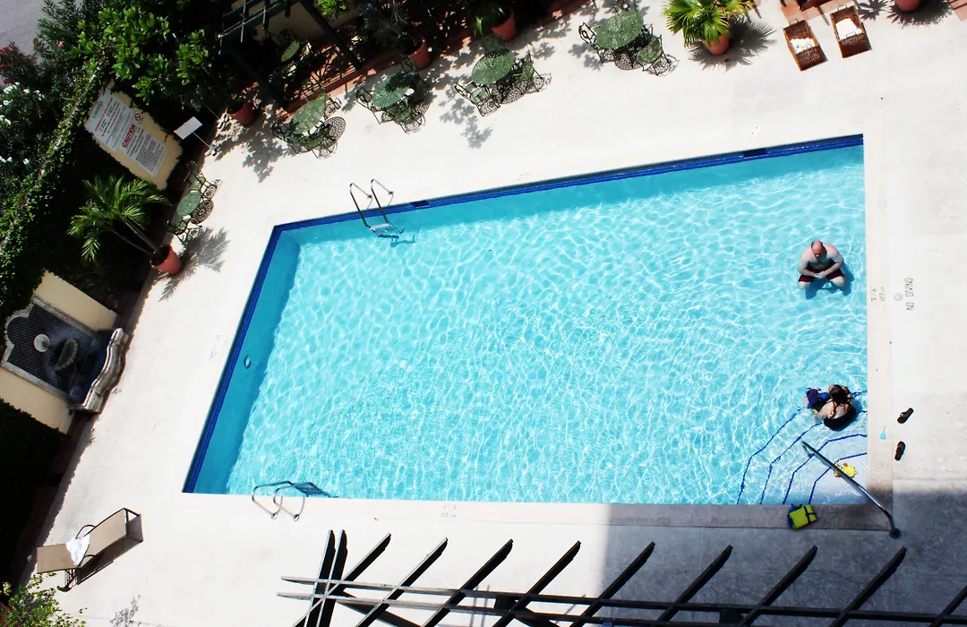 Courtleigh Hotel & Suites-1