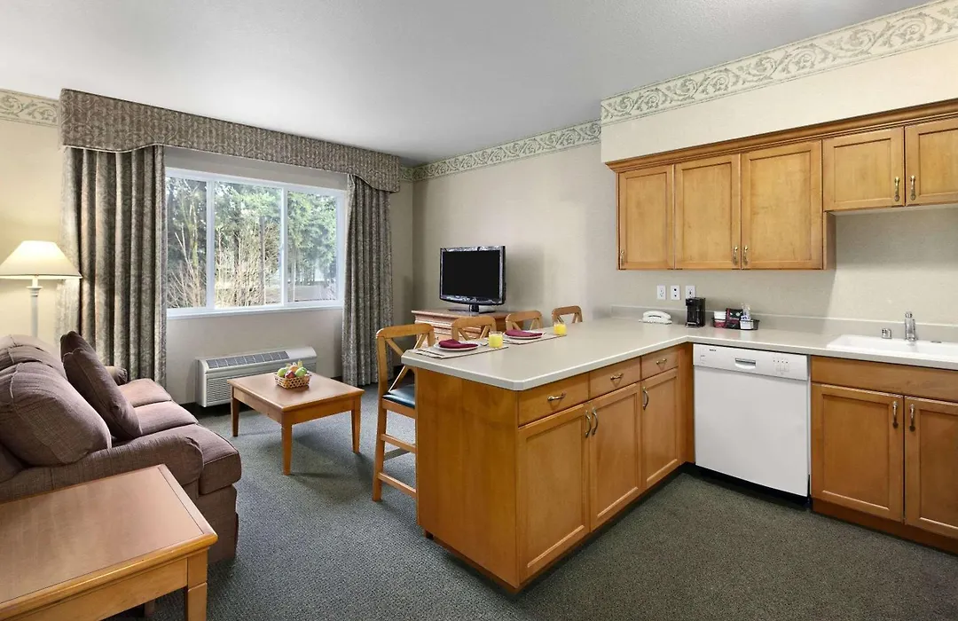 Ramada By Wyndham Olympia-1