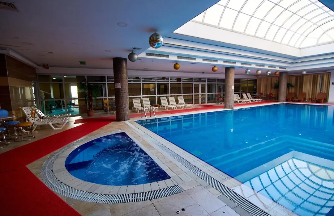 Grand Hotel Victory-1