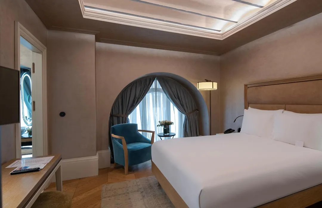 10 Karakoy-1