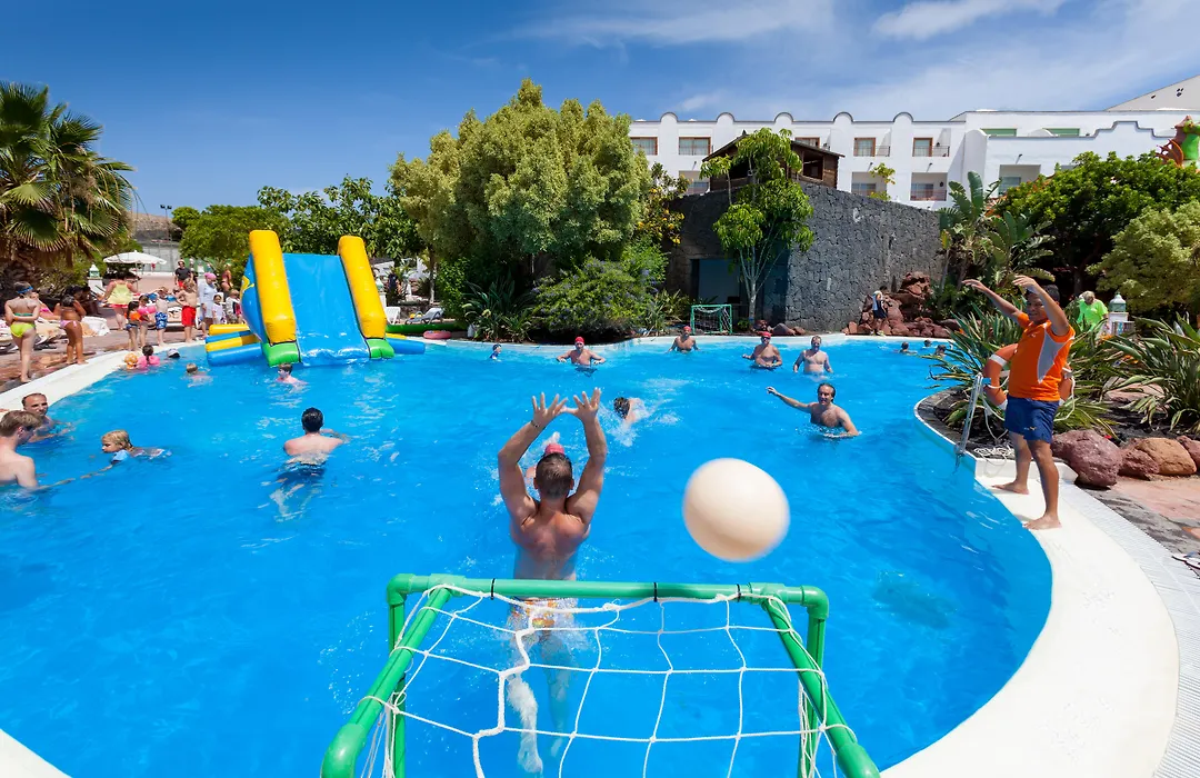 Gran Tagoro Family & Fun Playa Blanca-1