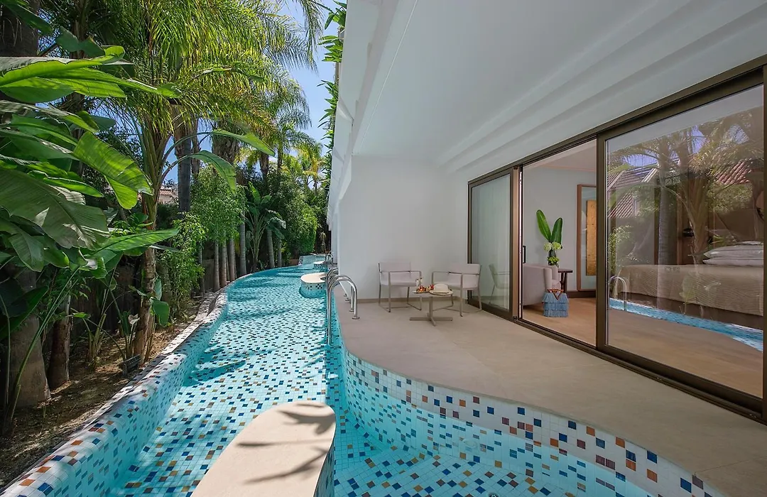 Four Seasons Hotel-1