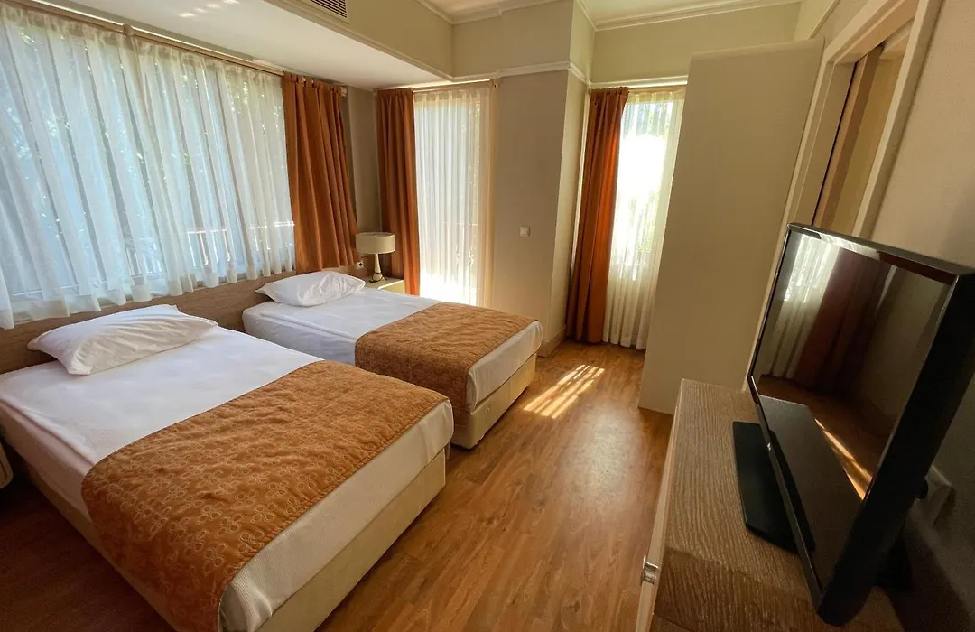 Hotel Club Grand Side-1