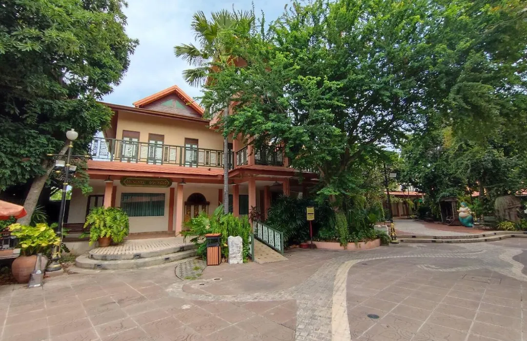 Chuchaiburi Sri Amphawa-1