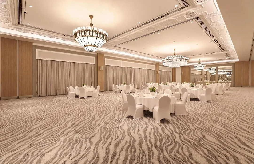 Sheraton Abu Dhabi Hotel & Resort-1