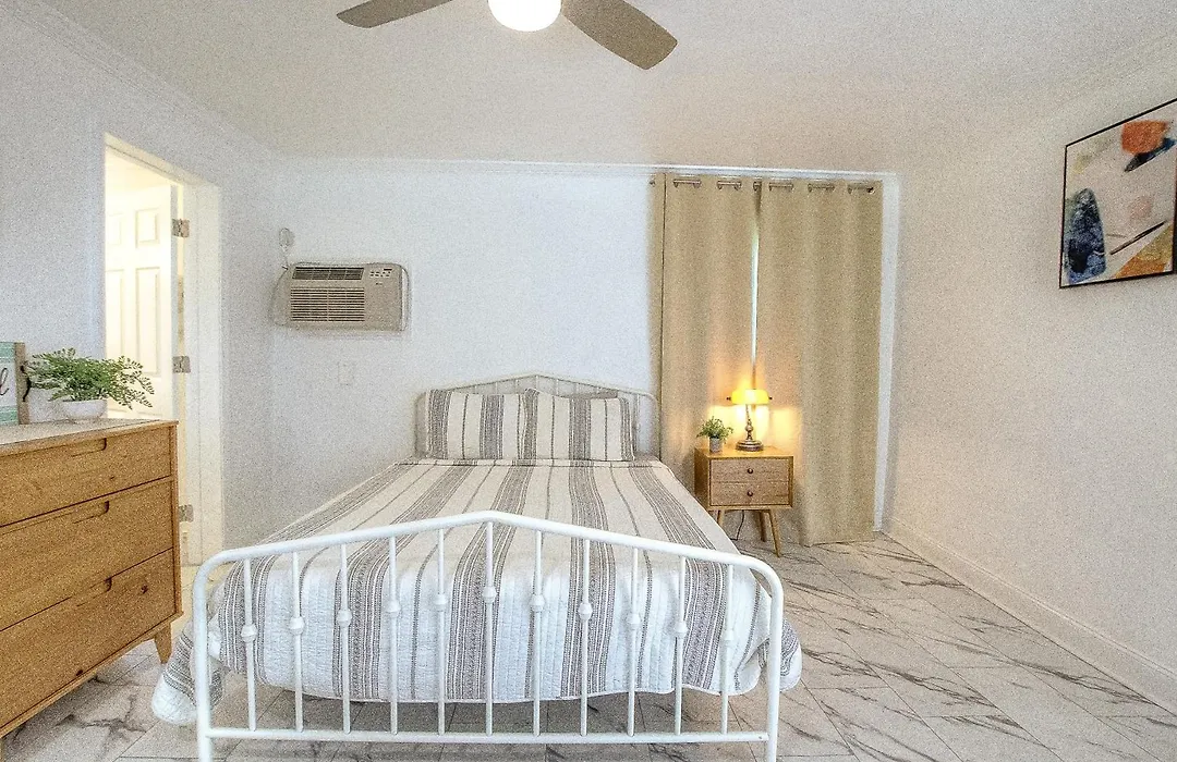 Daytona Shores Inn And Suites-1