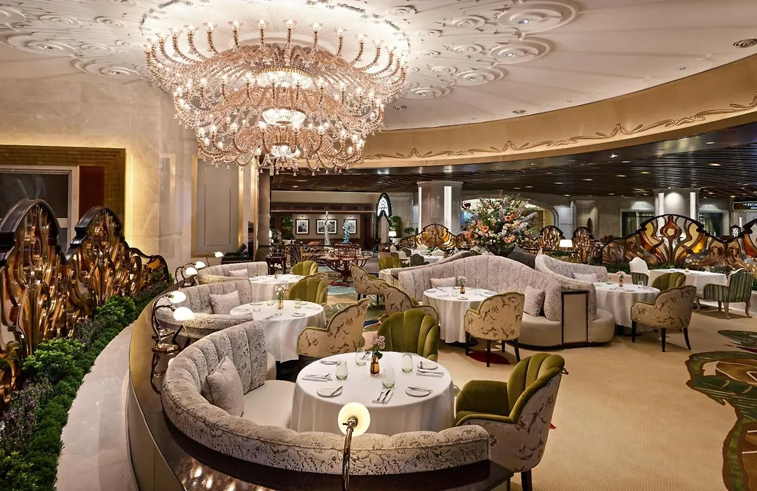 Broadway Hotel-1