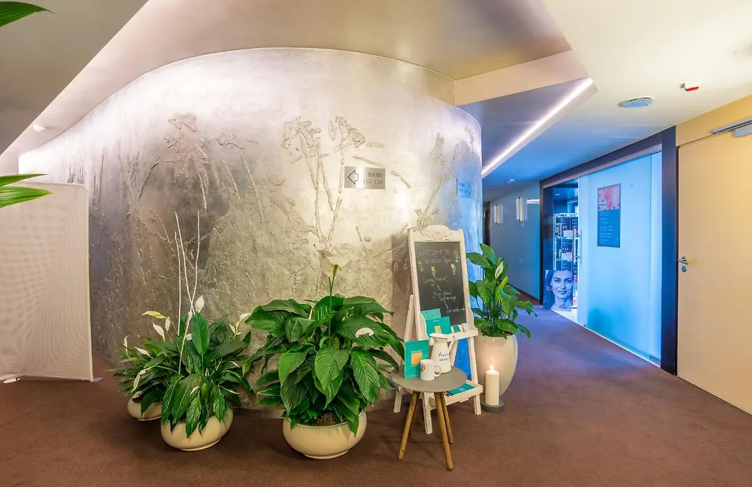 Niebieski Art Hotel & Spa-1